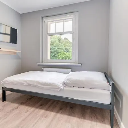 2a Neu Renoviert 3 Zi Whg 5 Betten 43,41qm 아파트 슈베트